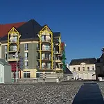 Madame Les Terrasses De La 3*