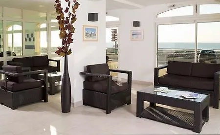 Madame Les Terrasses De La Cayeux-sur-Mer