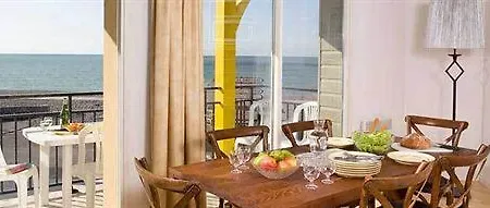 Madame Les Terrasses De La Cayeux-sur-Mer