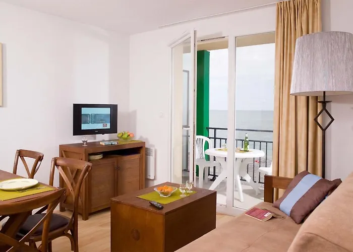 Madame Les Terrasses De La 3*