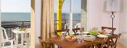 Madame Les Terrasses De La Cayeux-sur-Mer